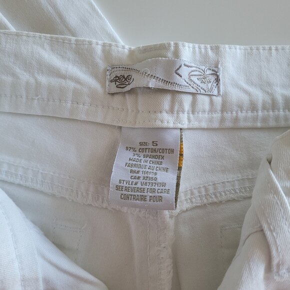Two pairs of boot cut white jeans (Roxy jeans and Kenzie jeans) - Picture 6 of 8